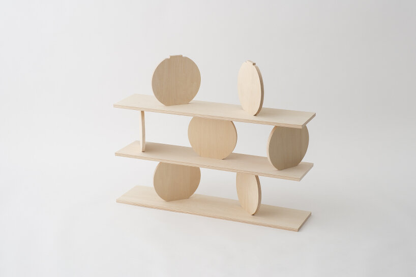 kengo kuma modular wooden shelf marumarushikaku ryuichi sakamoto