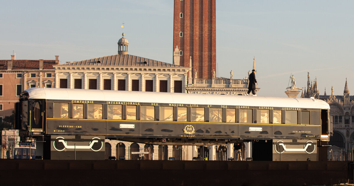 JR transforms venice simplon-orient-express train carriage into an