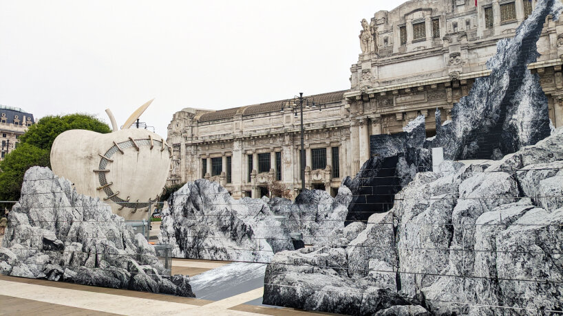 jr la nascita milan central station monumental rock installation