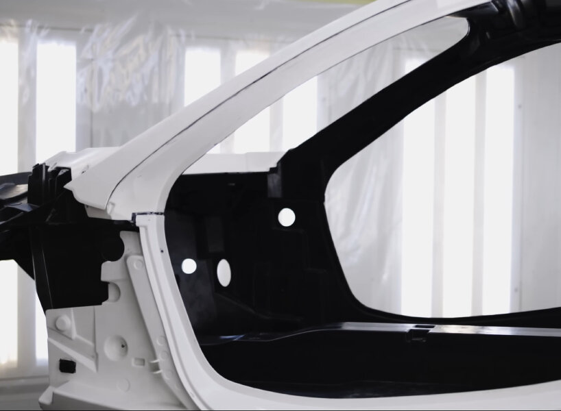 aptera solar power car uae