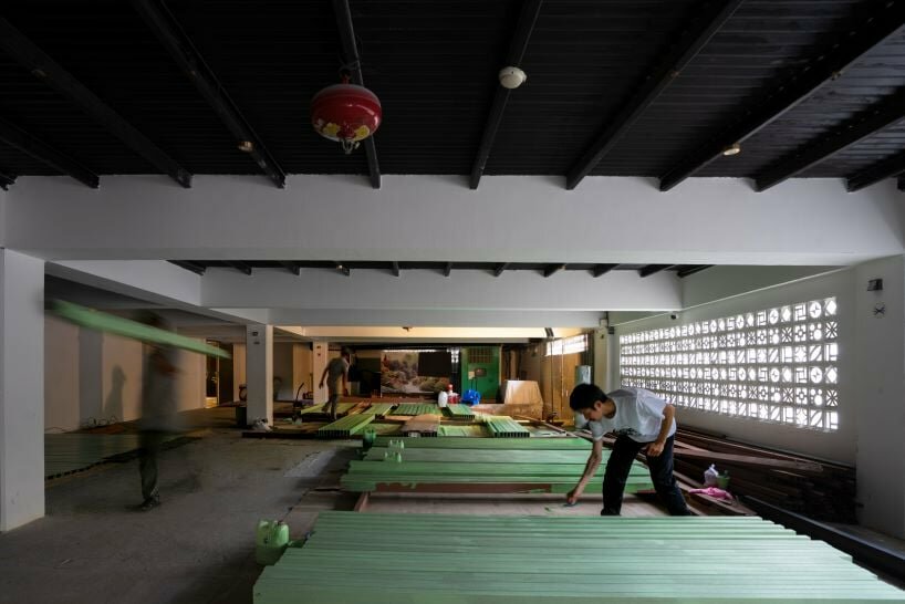 the architect tests and evaluates the influence of color on the design