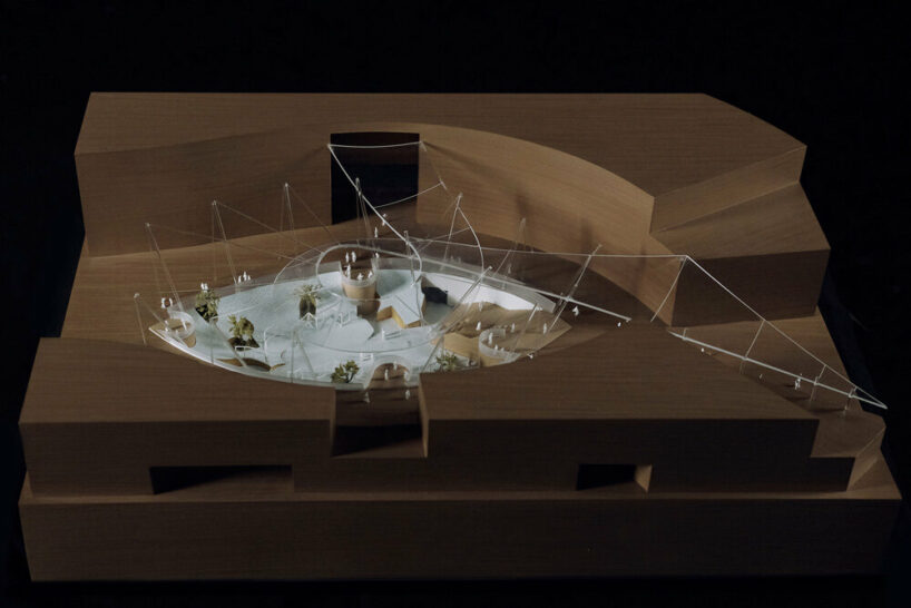 1:200 physical model of the floating courtyard | image by Qinrong Liu