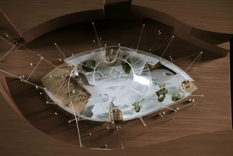 1:200 physical model of the floating courtyard | image by Qinrong Liu