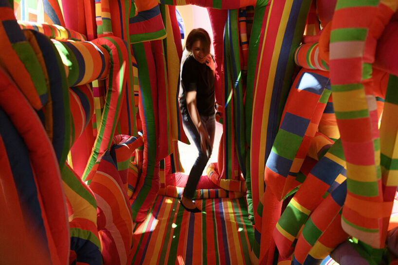 Marta Minujin, ¡Revuélquese y viva!, 1964 - 2003 | image © Cinzia Capparelli