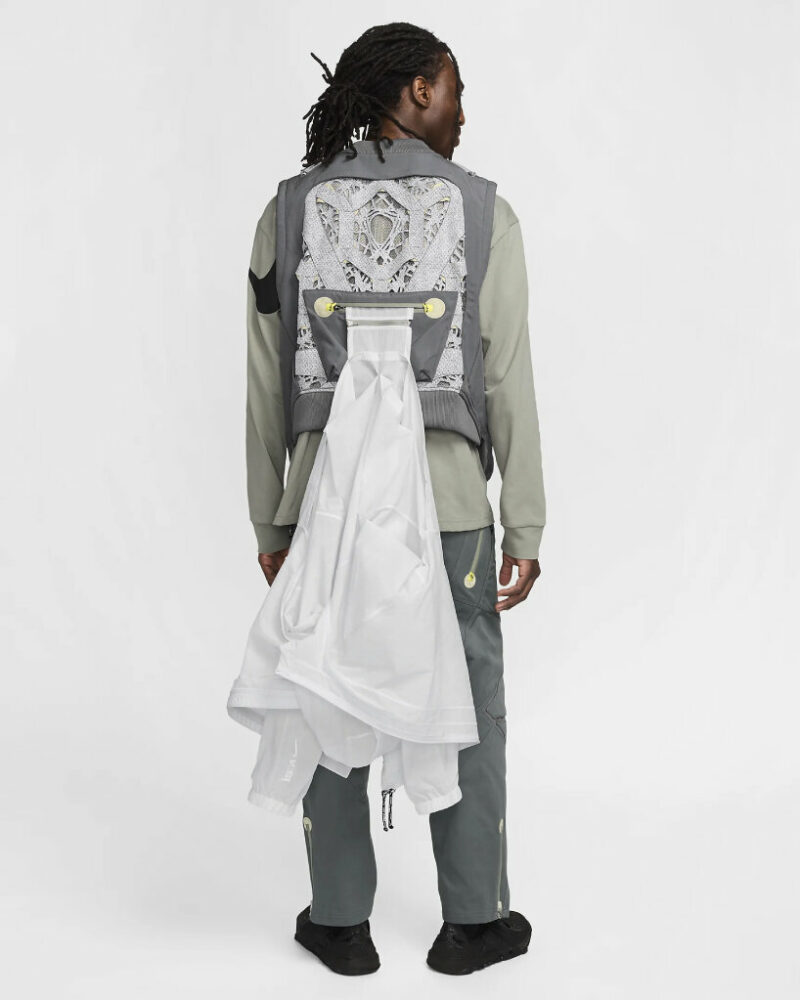 NIKE ISPA metamorph poncho sunshade tent