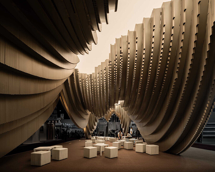 aluminum grotto has design