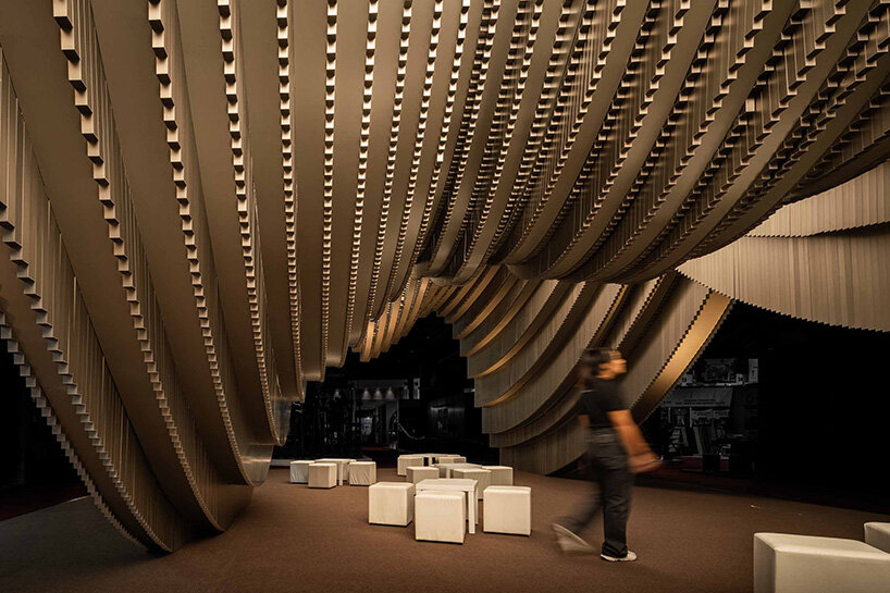 aluminum grotto has design