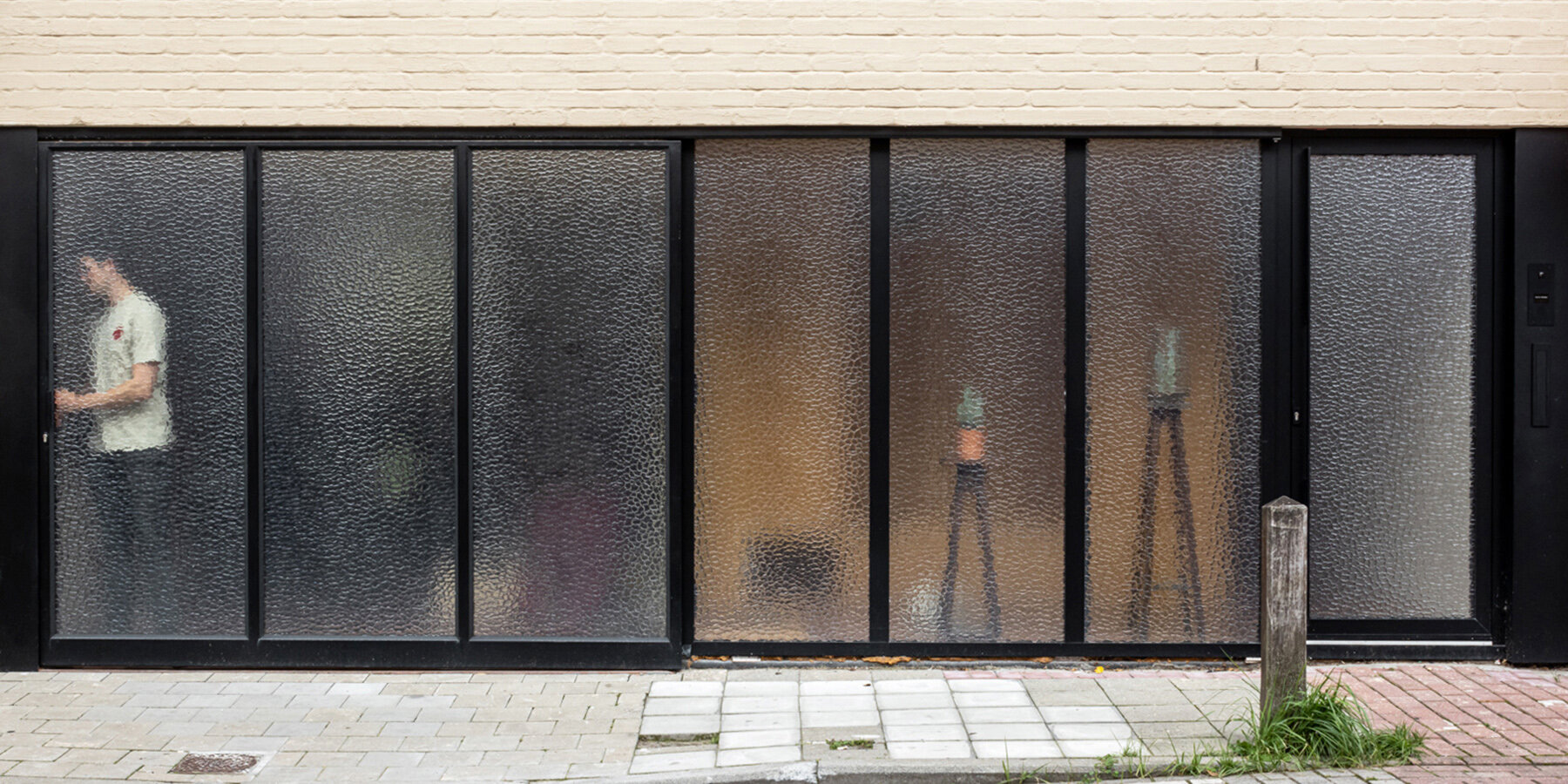 atelier-vens-vanbelle-slaughterhouse-cafe-residence-belgium-designboom-1800-02