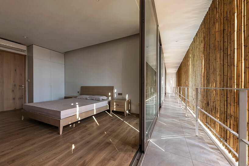 the shaded corridors optimize the ventilation conditions 