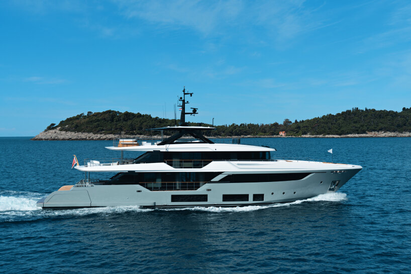 custom line navetta 38 yacht design