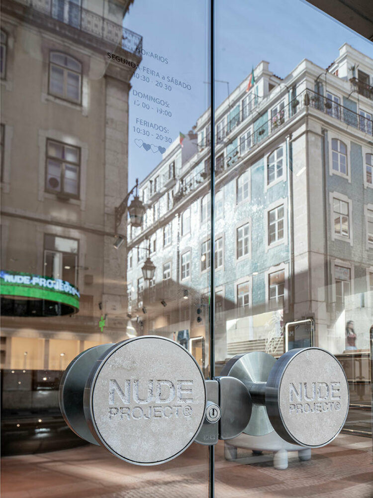 the showroom is designed as an exclusive boutique that enhances the brand’s VIP essence