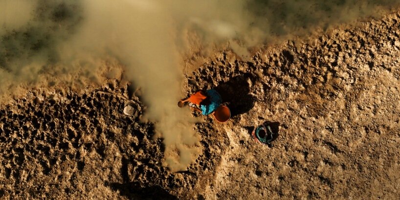 these 3D printed caps transform any bottle into a portable water filtration system  