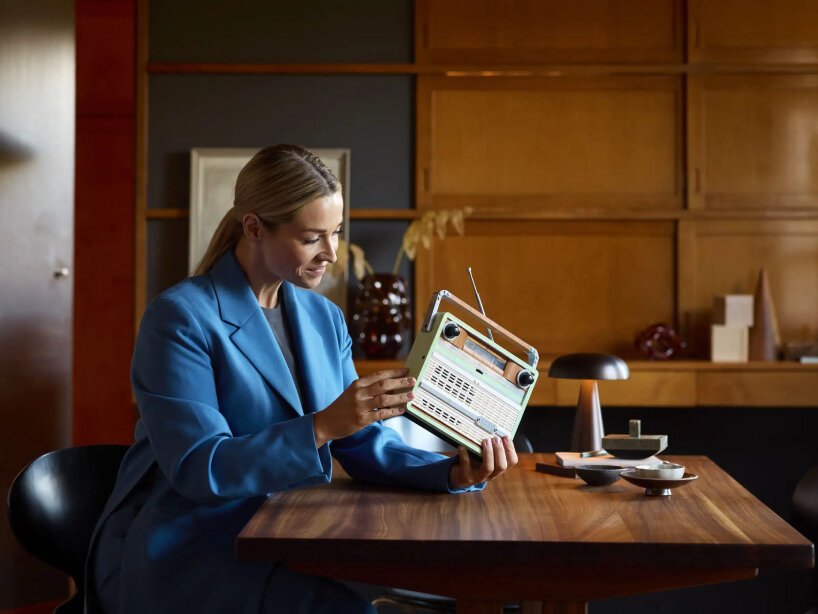 functional lego retro radio