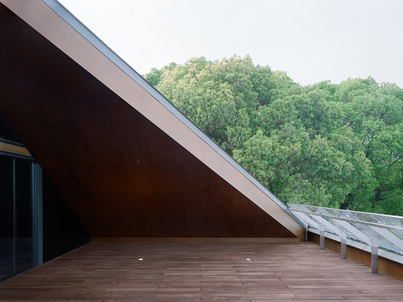 second floor terrace