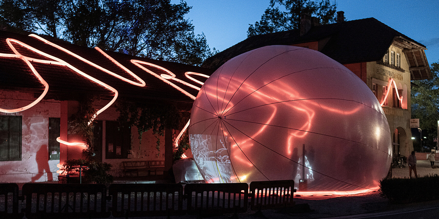 kami-from-the-sky-aur-ora-italy-moradavaga-designboom-1800-2
