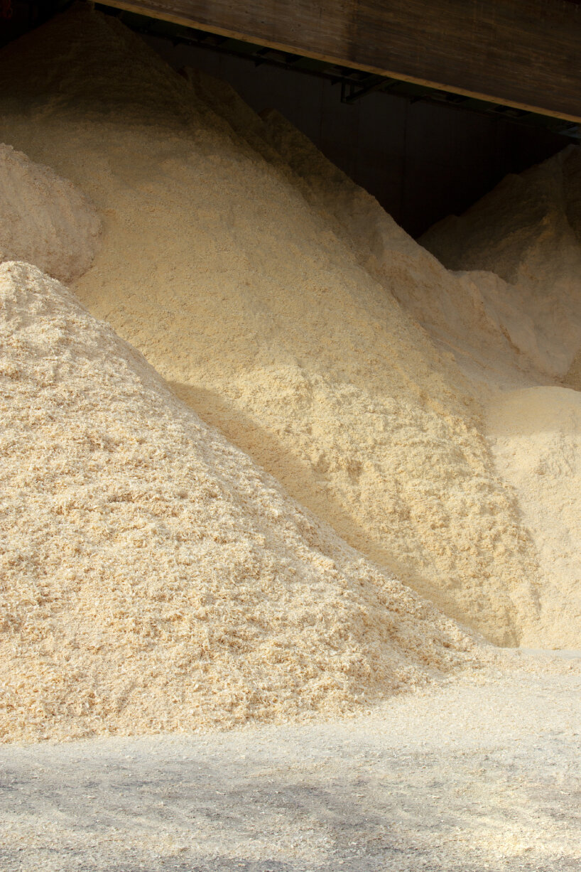 this is briket, a recyclable stool made entirely from potatoes and sawdust