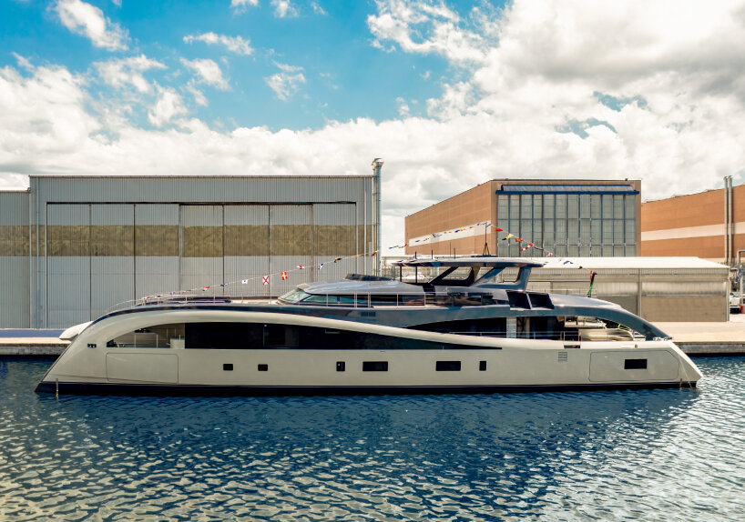 rossinavi hybrid-electric AI catamaran M/Y seawolf X