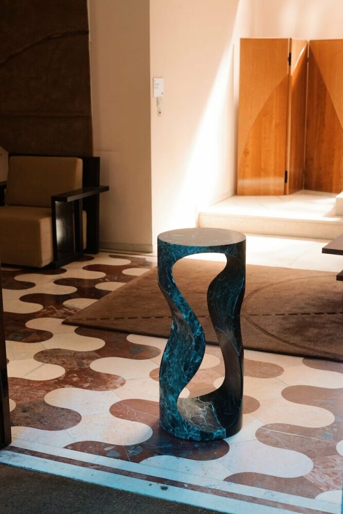 Hourglass pedestal by Johan Wilén in Verde Alpi marble from Italy