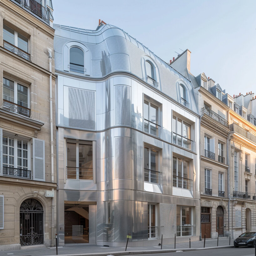 all-aluminum facade mimicking the original proportion of the historical building