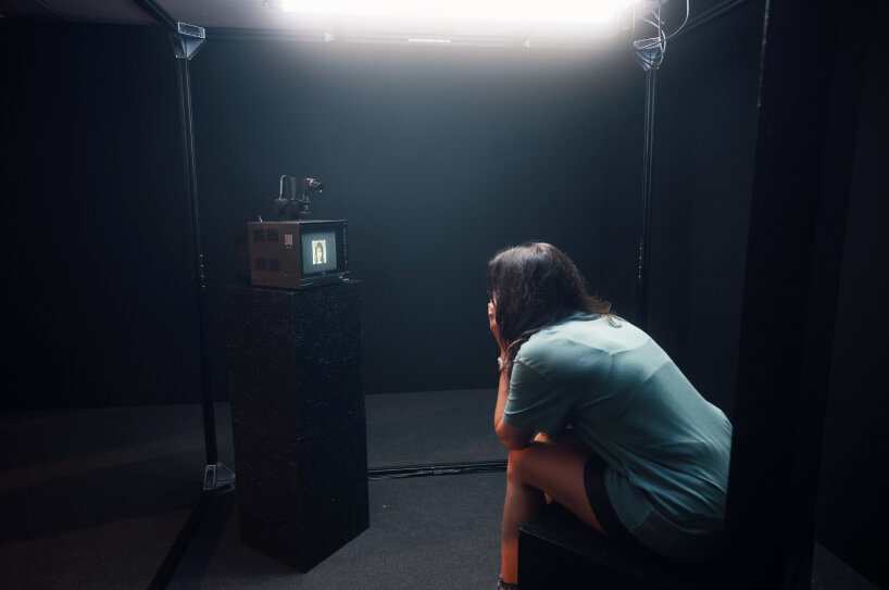 mots' quippy AI installation at sónar+D judges you based on your appearance