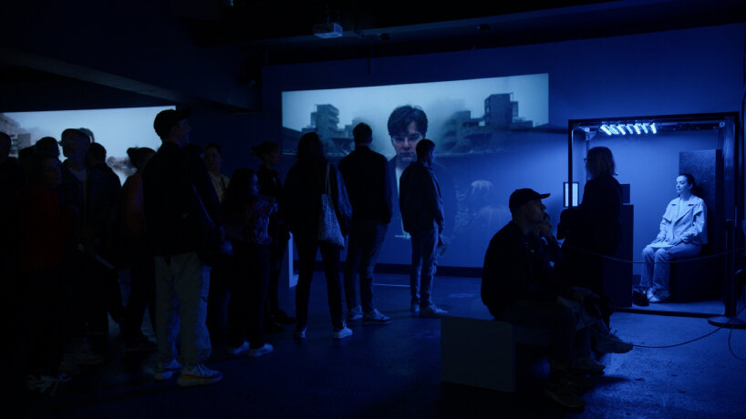 mots' quippy AI installation at sónar+D judges you based on your appearance