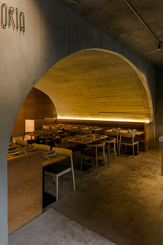 the lighting highlights the apparent concrete curves