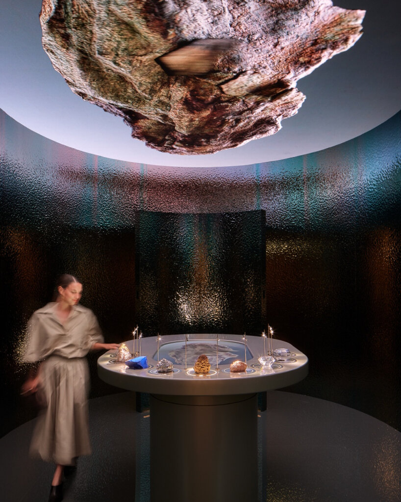 audemars piguet 18-karat gold watch exhibition milan