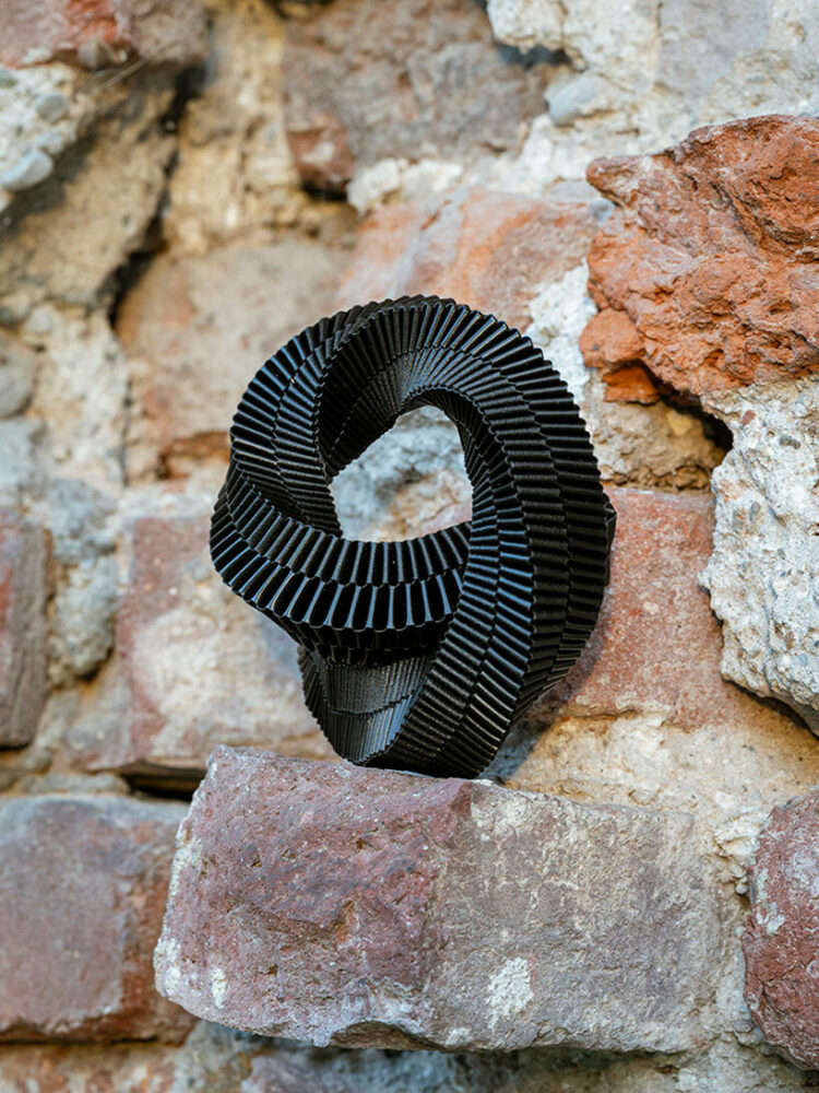 the biodegradable material offers an environmentally friendly alternative | image by Francesco Russo