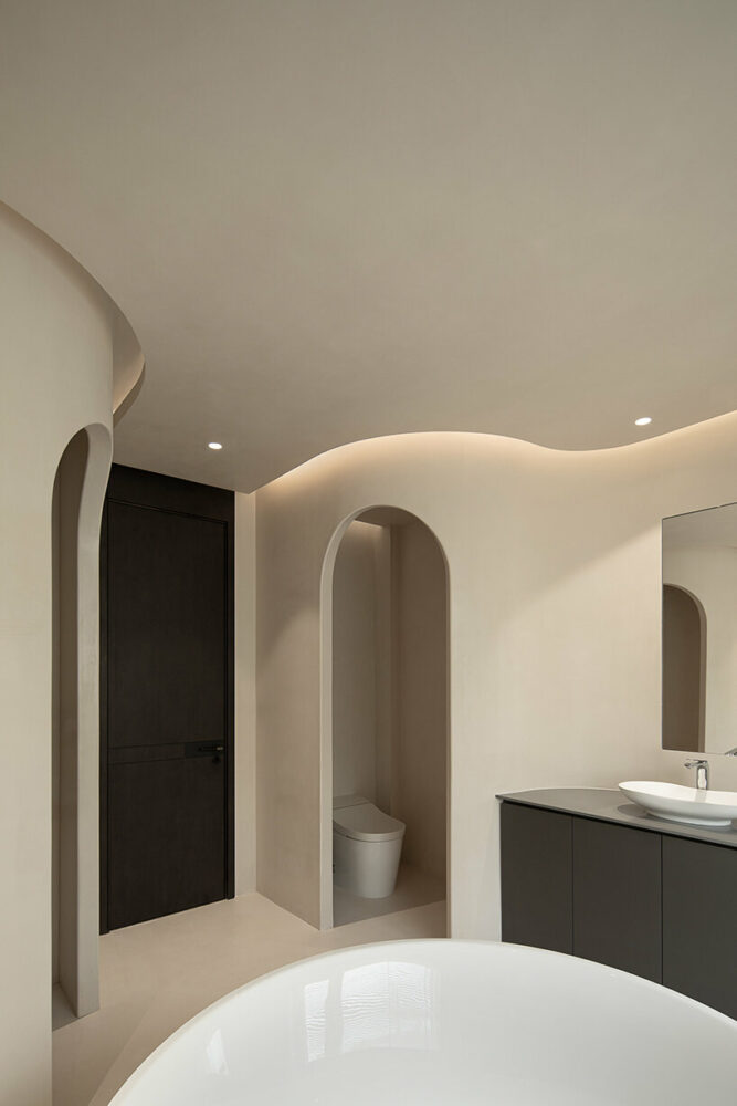 curved lines enhance spatial movement