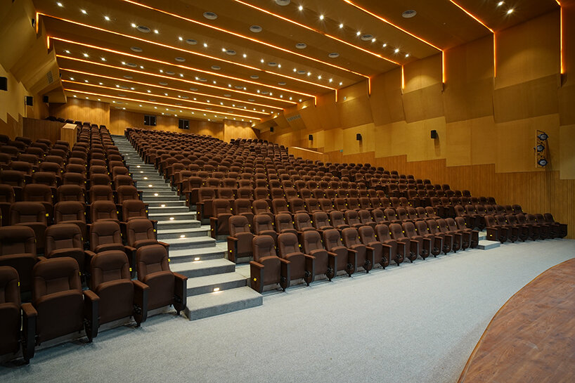 parametric interior design enhances acoustics and lighting for a superior auditory experience