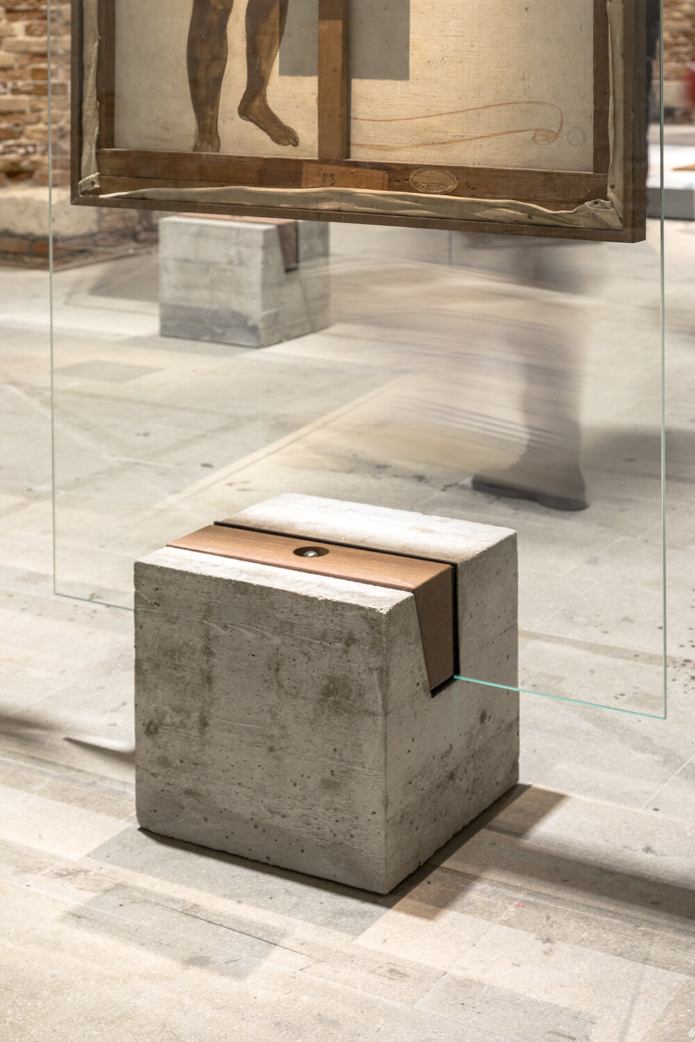 lina bo bardi glass easels