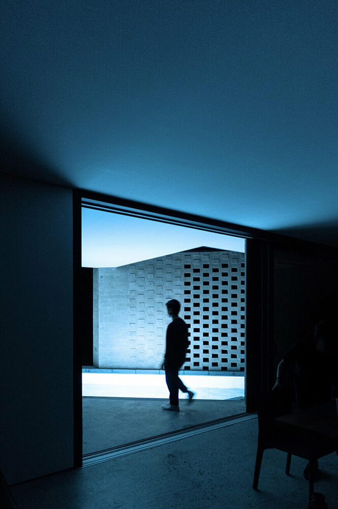 the 12-meter pool induces cross-ventilation and regulates temperature