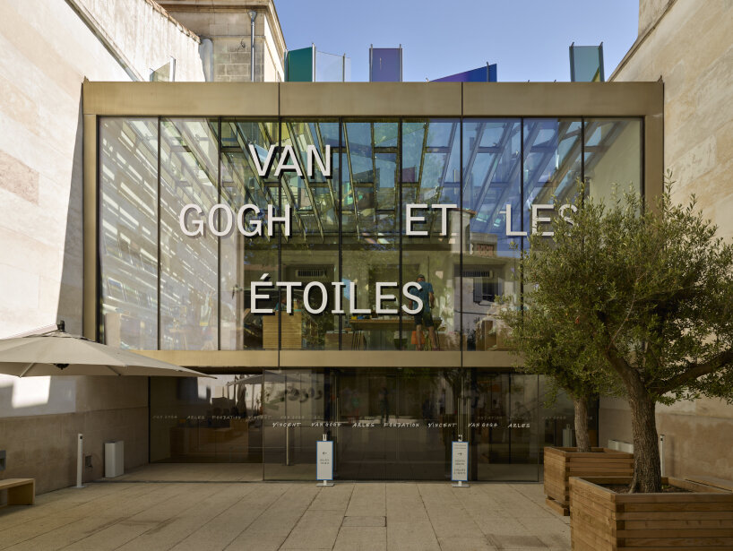 vincent van gogh starry night arles exhibition