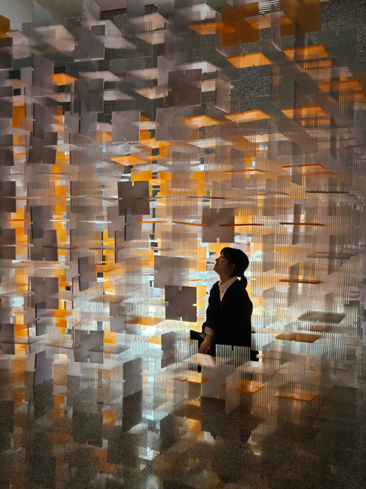 prompting viewers to step inside and appreciate the unique environment,the pavilion accommodates up to six people