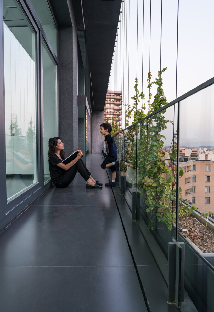 rooydaad architects wraps 5+1 residence with tapestry of greenery in tehran