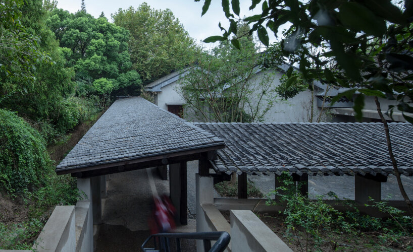 zigzagging verandas enclose courtyard of atelier archmixing's memorial in shanghai