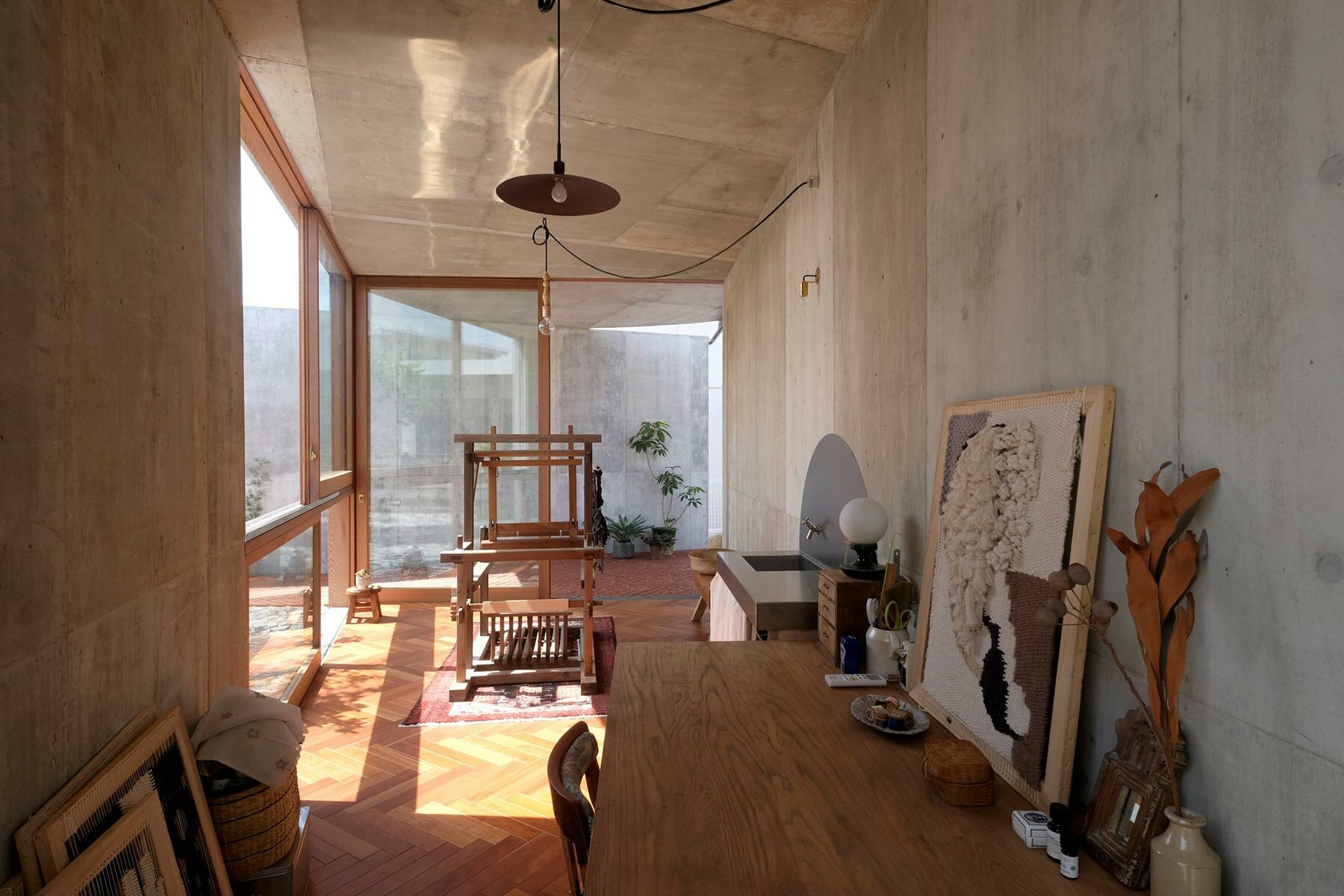 atelier-extension-tomigusuku-studio-cochi-architects-designboom-06a