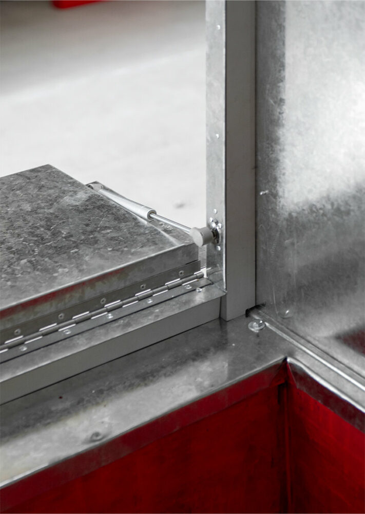 White Steel technique is known for its pale and shiny appearance