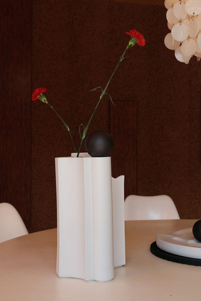 Baptiste & Jaina, Pavillon , 2024, Tirage Porcelaine | image by Laurent Giannesini