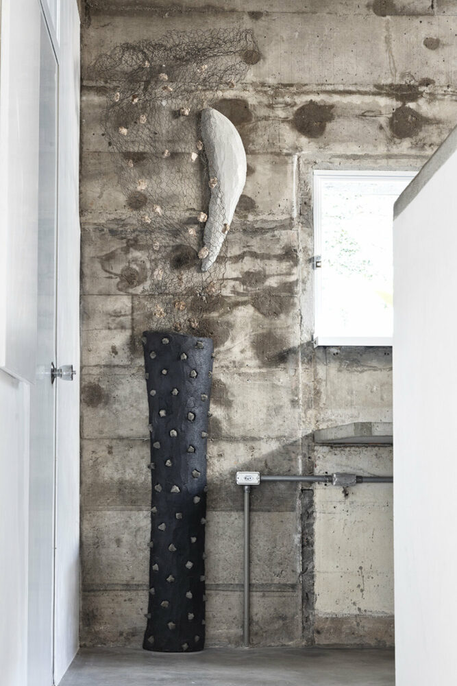 ABERTO/03 exhibition view at the Residence of Chu Ming Silveira | image © Ruy Teixeira, courtesy ABERTO