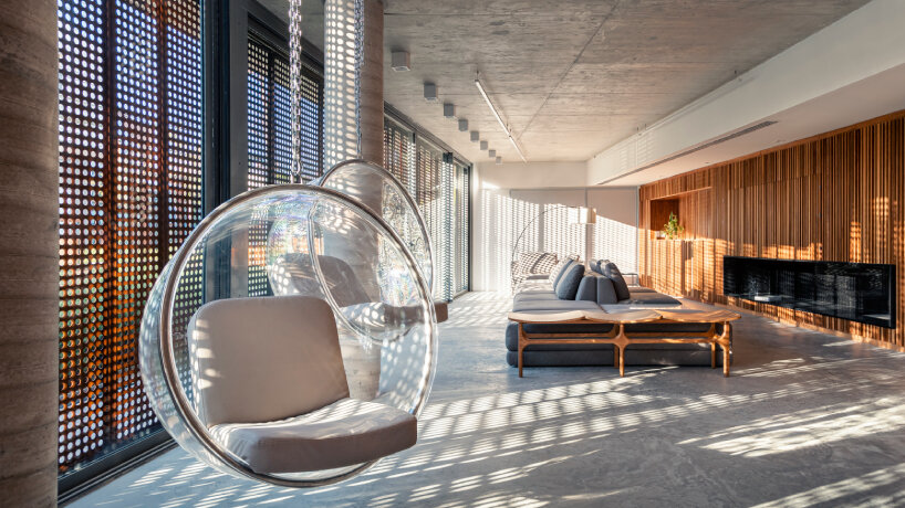 condominium areas face the front of the lot and brise soleils guarantee privacy when needed