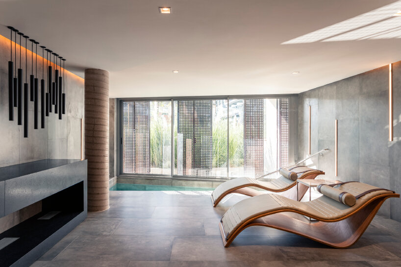 the spa is secluded and faces the landscape of the ground floor