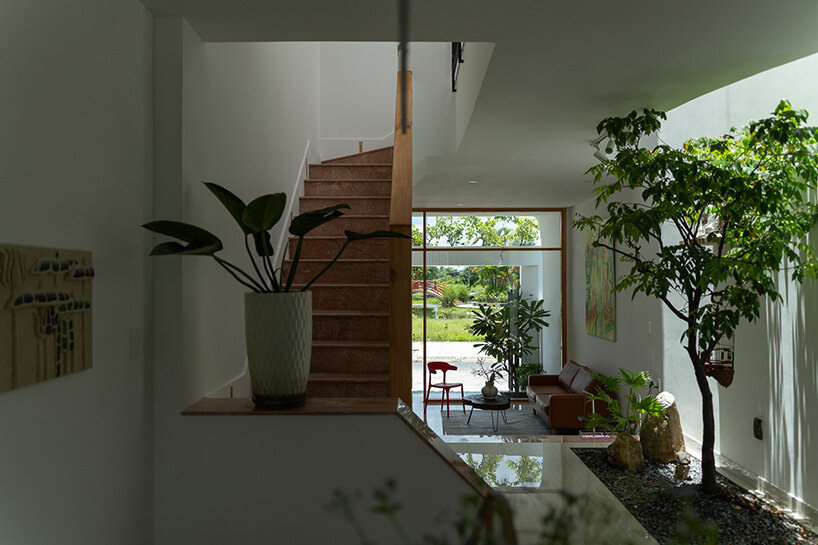 the house’s design emphasizes harmony between the built environment and nature