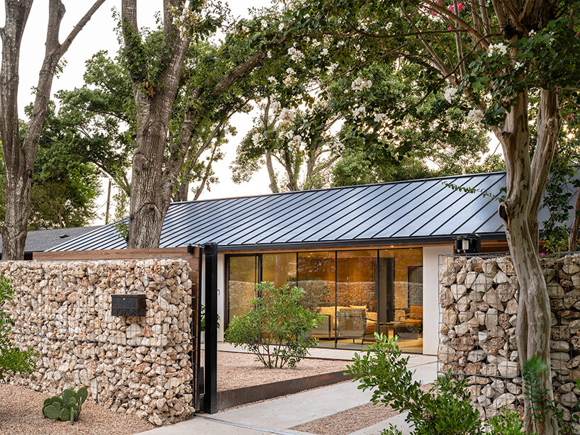 Austin Stone Mansion TEXAS Austin Stone Buildings With Peeling Green