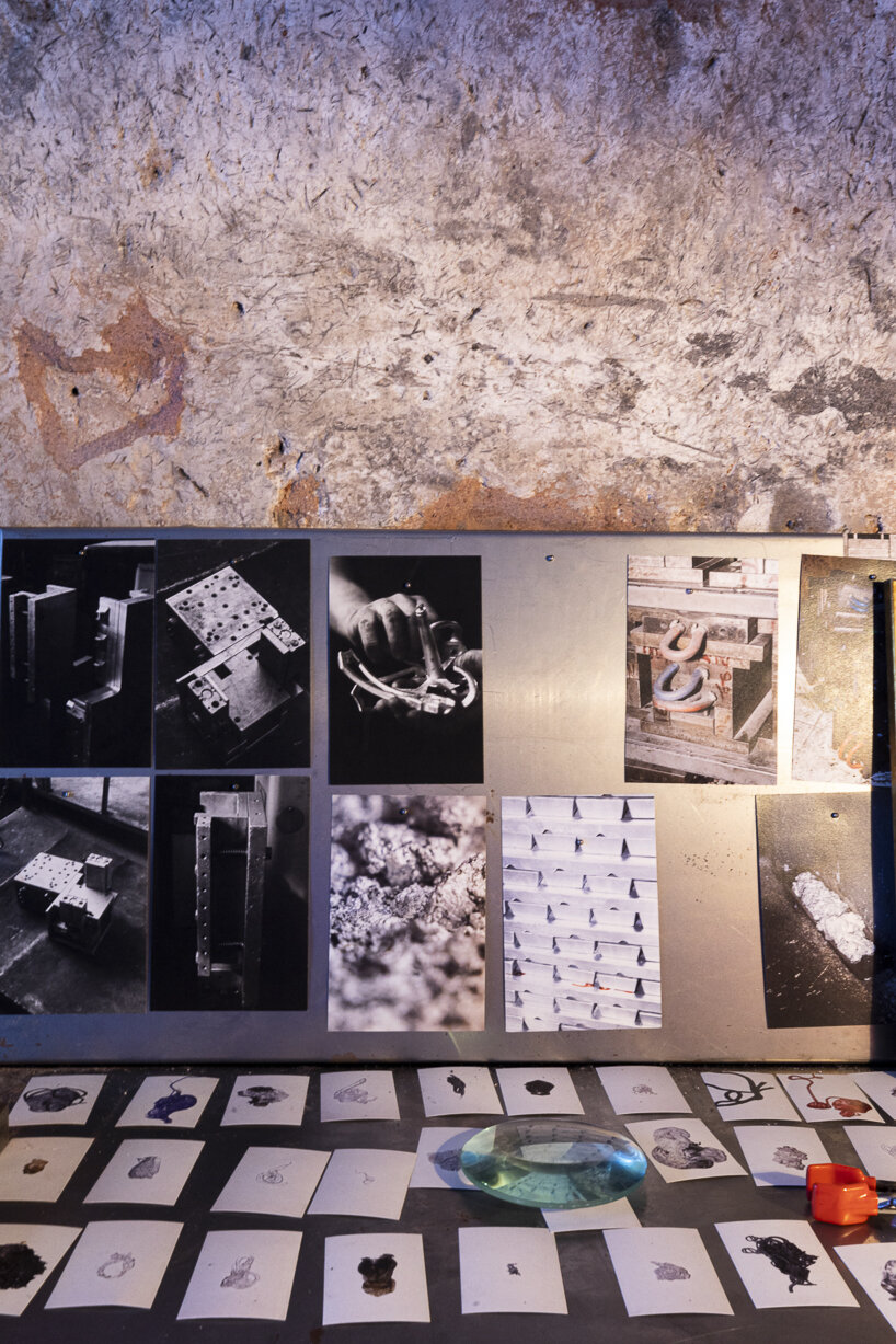 Buşra Tunç investigates environments such as metal workshops, paint shops, and plastic injection molding factories