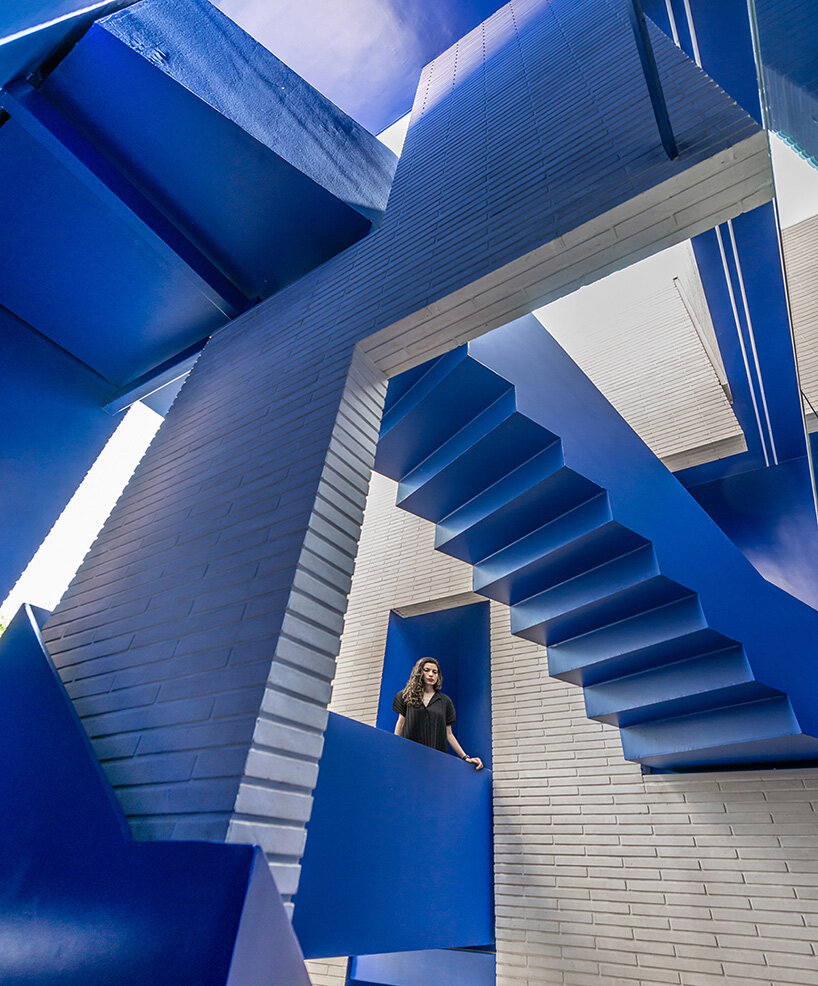 incorporating the spatial qualities of a traditional house, complete with a central courtyard