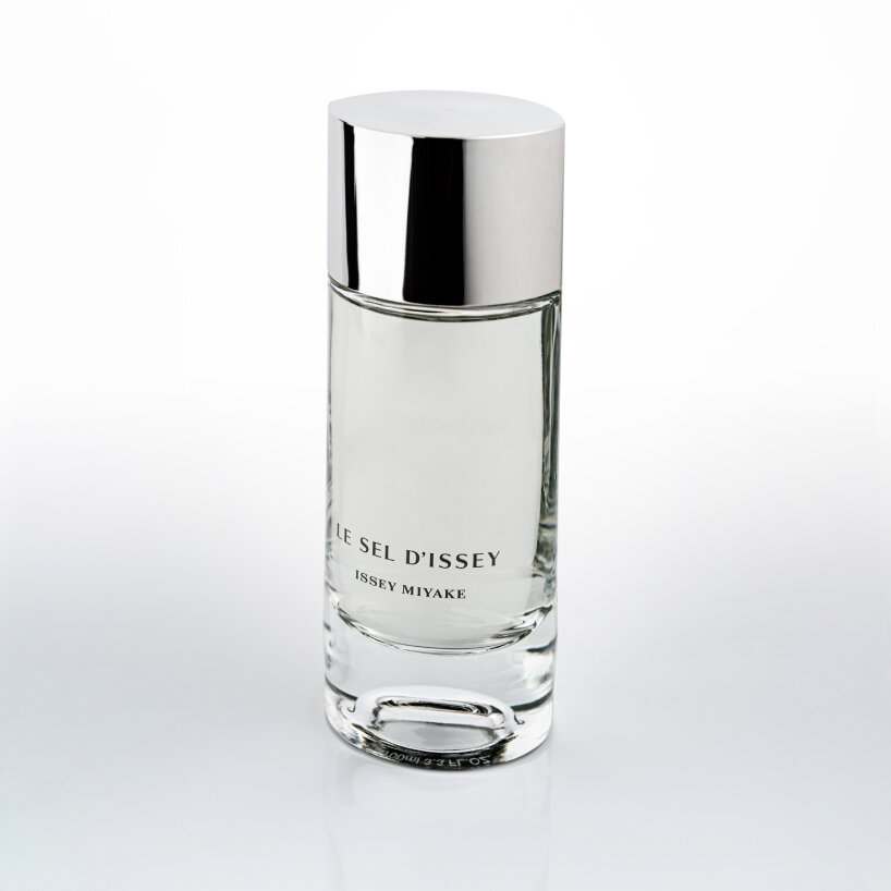 theme of water and salt meet halfway through the design of Tokujin Yoshioka