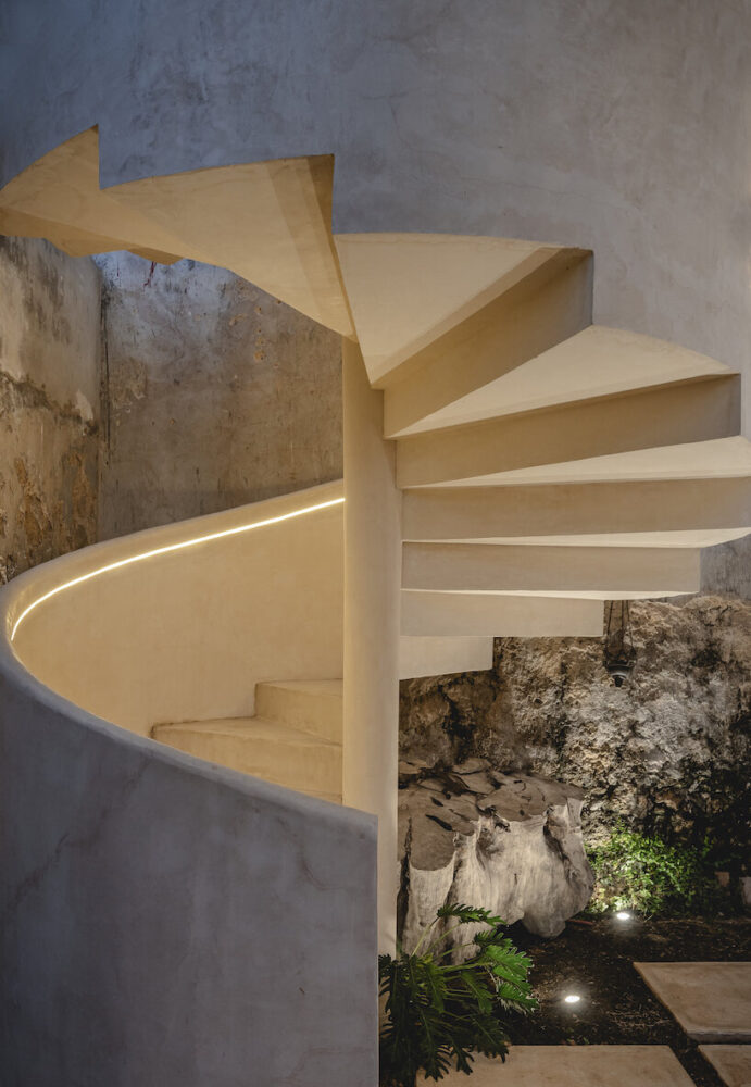 monolithic spiral concrete staircase