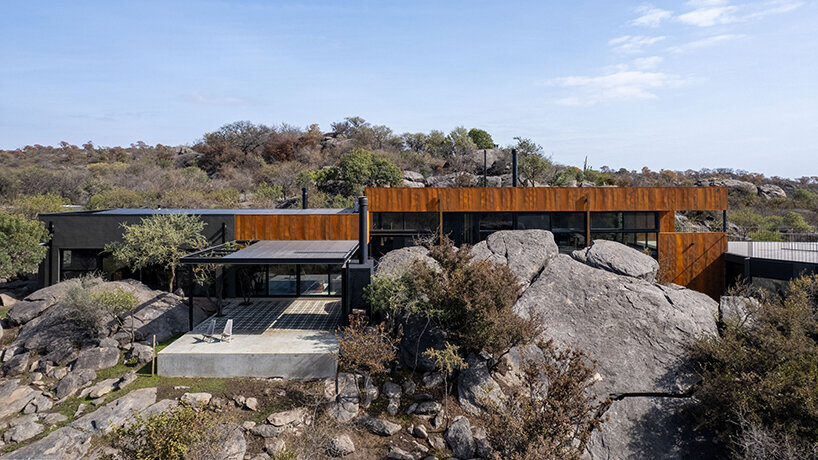 Estudio Palacios house stones