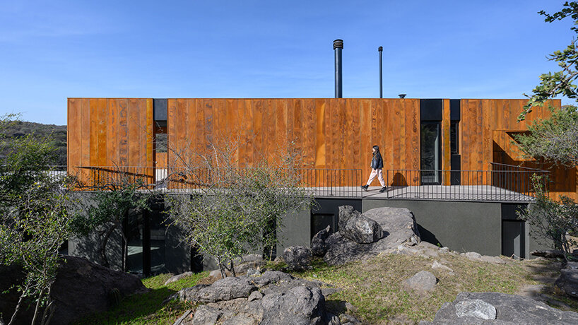Estudio Palacios house stones